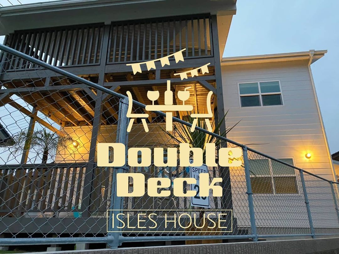 屋根のあるウッドデッキが一階と二階にあればその日の気分で使い分けられる。そんな贅沢な時間を過ごせる家。
アイルズハウスは作ります!
#アイルズハウス施工例
#ウッドデッキ
#家キャンプ
#家カフェ