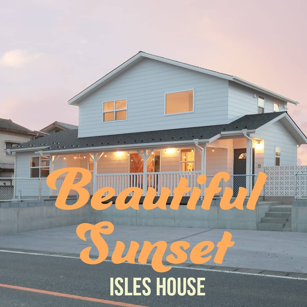 冬至も過ぎて夕暮れもゆっくりになっていきますね。クリスマスはもうすぐです！#アイルズハウス施工例