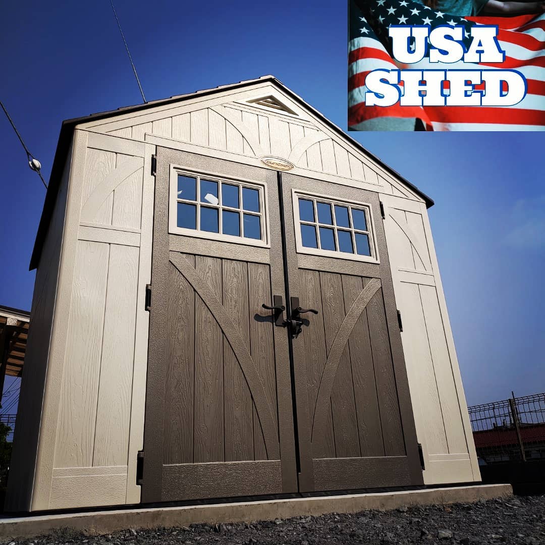 お客様の家にアメリカン物置を施工しました。この中に入れるものはキャンプ用品やアウトドアグッズなどなど、愛車ジムニーのスタッドレスタイヤも余裕です！