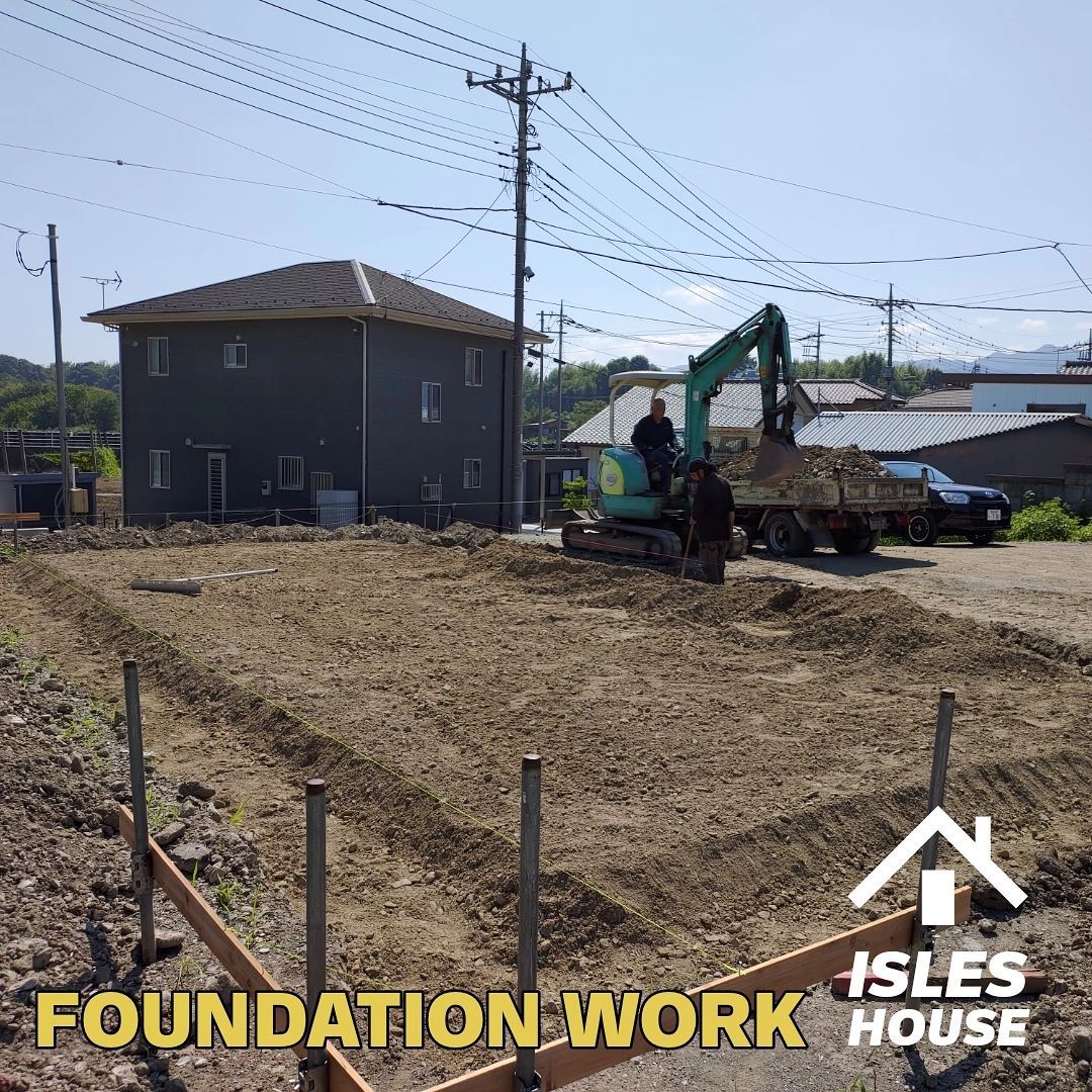 富岡市にて基礎工事着工しました。基礎構造は一体構造ベタ基礎なのでシロアリが入り込むスキもできません。