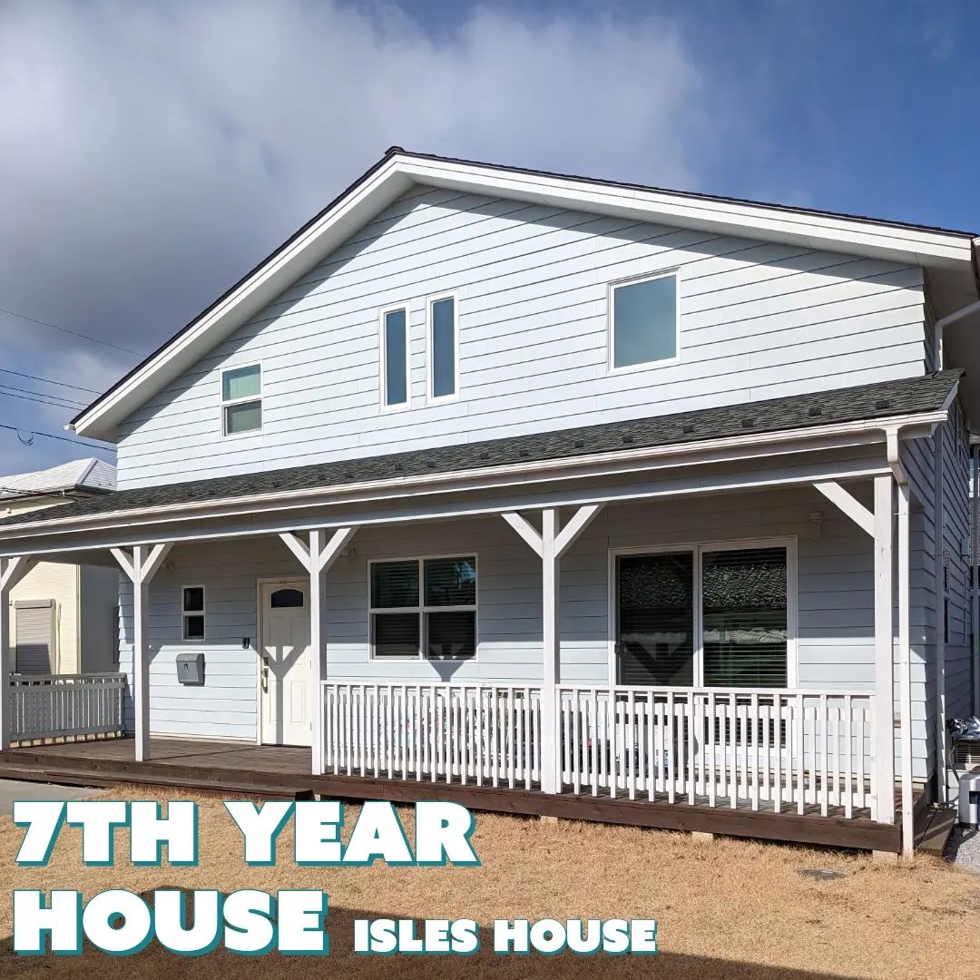 築7年目に入ったお客様の家。
メンテナンスでお伺いしました。
いつおじゃましてもエクステリアやインテリアが整理整頓されています。
ありがとうございます。