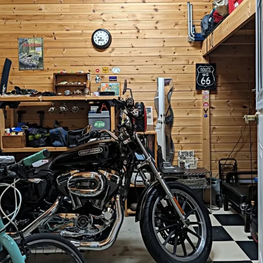 雨の休日はガレージでコーヒーと共にゆっくり過ごしたい。
アイルズハウスでそんな夢を実現しませんか☆
カッコいいガレージ作ります！
#アイルズハウス施工例