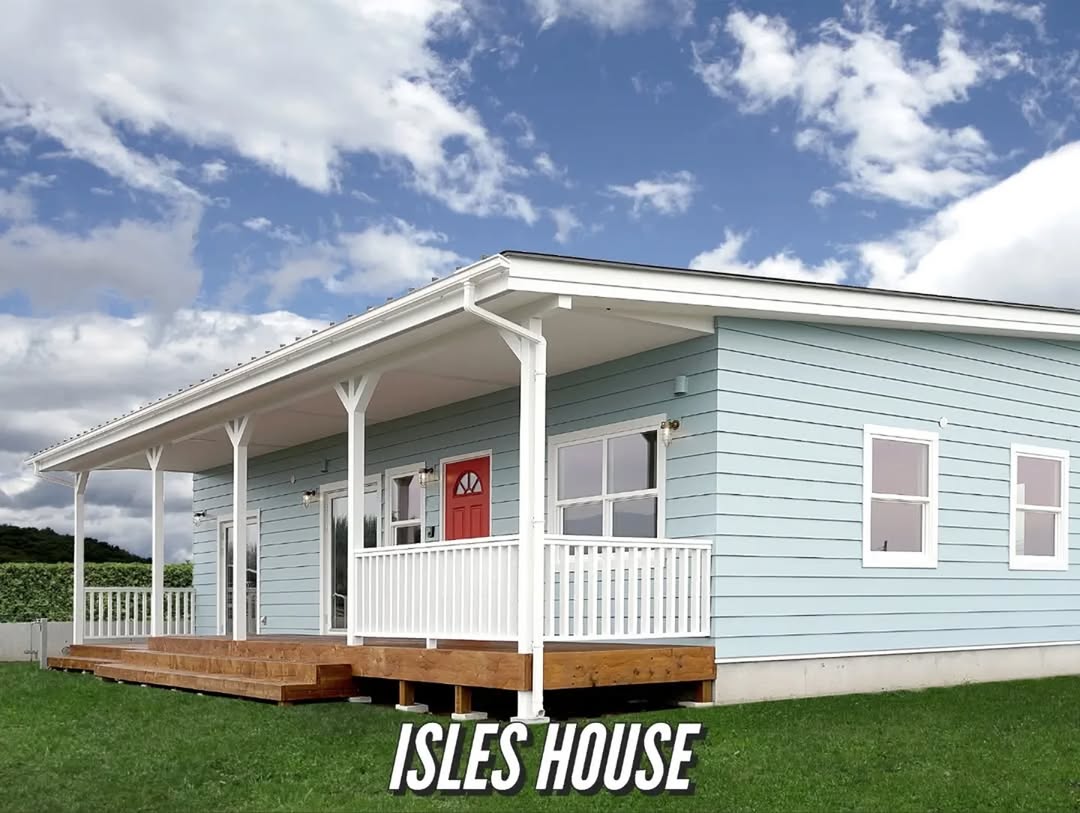 コンクリート床のサーフィン部屋から直接バスルームへ直行。オーナーさまの夢を叶えた家です！