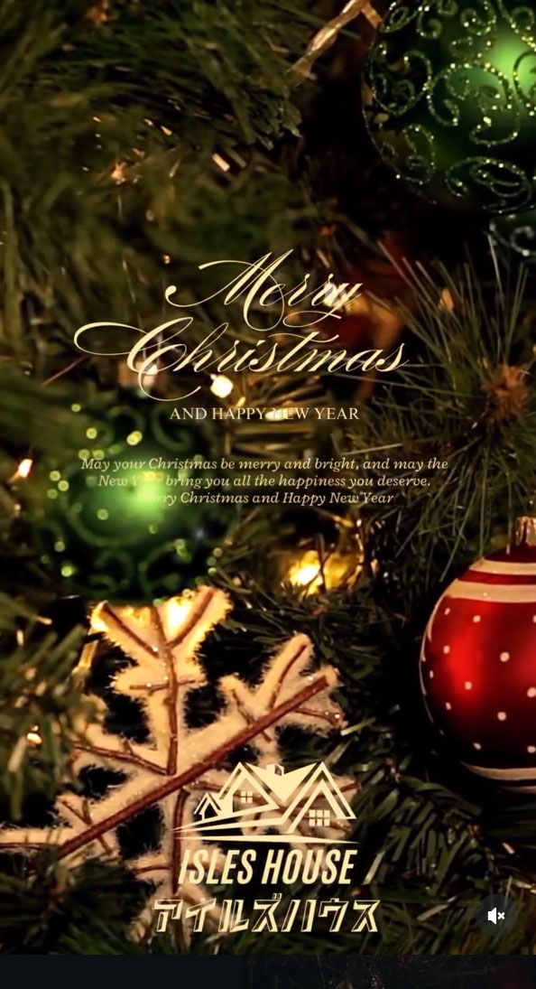 世界中が愛と笑顔で満たされるクリスマスでありますように。
May this Christmas be filled with love and smiles all over the world.